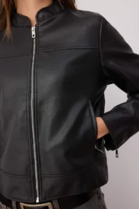 TRENDYOLMİLLA Black Fitted Pattern Faux Leather Biker Thin Jacket Coat - Image 3