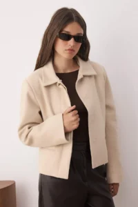 TRENDYOLMİLLA Ecru Regular Pattern Collar FURRY Bowl Jacket Coat - Image 3