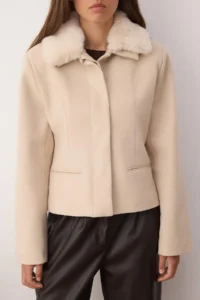 TRENDYOLMİLLA Ecru Regular Pattern Collar FURRY Bowl Jacket Coat - Image 4