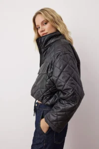 TRENDYOLMİLLA Black Regular Pattern Faux Leather Pocket Detail Quilted Coat - Image 3