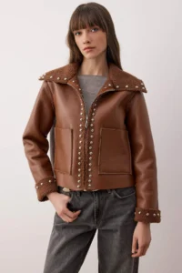 TRENDYOLMİLLA Light Brown Regular Pattern stapler Detailed Coat with Plush Inside - Image 2