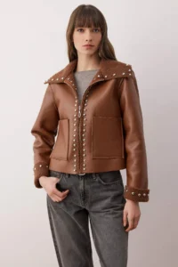 TRENDYOLMİLLA Light Brown Regular Pattern stapler Detailed Coat with Plush Inside - Image 3