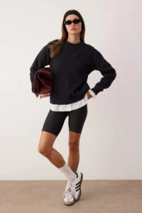 TRENDYOLMİLLA Black Oversized/Wide Pattern Thick Knitting Sweatshirt with Fleece Inside - Image 2