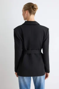 TRENDYOLMİLLA Black Arched Regular/Normal Pattern Blazer Jacket - Image 4