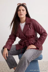 TRENDYOLMİLLA Burgundy Regular Belted Faux Leather Short Plus Size Trench Coat