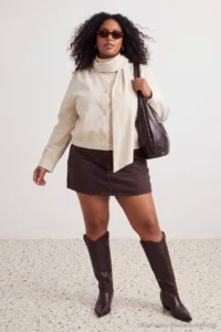 TRENDYOLMİLLA Beige Oversized Shawl Collar Mono Closure Plus Size Short Trench Coat - Image 2