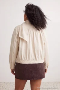 TRENDYOLMİLLA Beige Oversized Shawl Collar Mono Closure Plus Size Short Trench Coat - Image 3