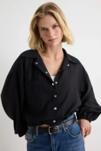 TRENDYOLMİLLA Black snaps Modal Seasonal Shirt Jacket - Image 2