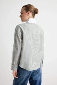 TRENDYOLMİLLA Khaki-WHITE Striped Kontrast Renkll High Neck Shirt - Image 5