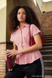 TRENDYOLMİLLA Red Striped Pili Detailed Shirt - Image 3