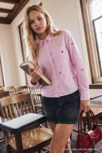 TRENDYOLMİLLA PINK Striped Heart Embroidered Shirt - Image 3