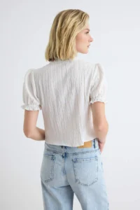 TRENDYOLMİLLA WHITE textured Balloon Sleeve Shirt - Image 4