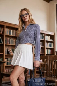 TRENDYOLMİLLA NAVY BLUE-Beige Striped Gipe Detailed Waist Fitting Shirt - Image 3
