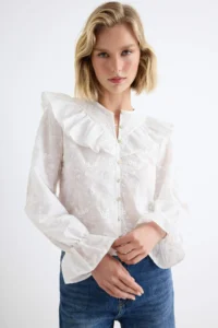 TRENDYOLMİLLA WHITE textured Ruffle Detailed Bohemian Shirt