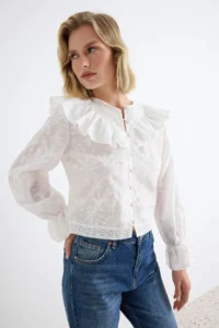 TRENDYOLMİLLA WHITE textured Ruffle Detailed Bohemian Shirt - Image 2