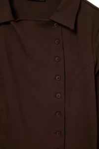 TRENDYOLMİLLA Brown Fitted Button Detailed Shirt - Image 5