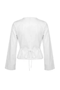 TRENDYOLMİLLA WHITE Lace Detailed Bedenen Oturan Shirt - Image 10