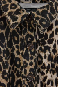 TRENDYOLMİLLA Leopard Patterned Bedene Oturan Shirt - Image 6