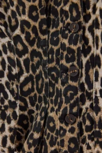 TRENDYOLMİLLA Leopard Patterned Bedene Oturan Shirt - Image 7