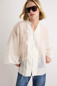 TRENDYOLMİLLA WHITE tied up Hafif Transparan Shirt - Image 2
