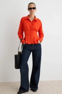 TRENDYOLMİLLA Red Pleated Detailed Cotton Lycra Waist Fitting Shirt - Image 2