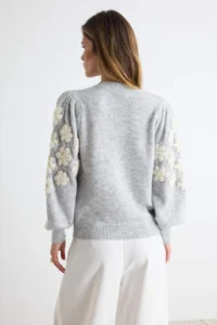 TRENDYOLMİLLA Gray Crew Neck Embroidery Detailed Knitwear Sweater - Image 4