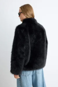 TRENDYOLMİLLA Black Oversized Pattern Faux Fur Coat - Image 4