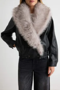 TRENDYOLMİLLA Black Oversized Pattern Faux Fur Detailed Bomber Jacket Jacket Coat - Image 4