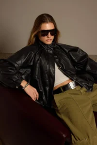 TRENDYOLMİLLA Black Oversized Pattern Soft Faux Leather Coat - Image 3