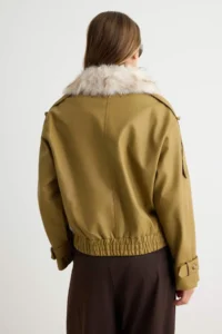 TRENDYOLMİLLA Light Khaki Oversized Pattern Faux Fur Collared Faux Leather Jacket Coat - Image 5