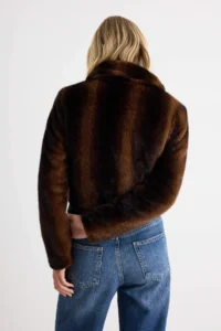 TRENDYOLMİLLA Dark Brown Regular Pattern Faux Leather Detailed Faux Fur Coat - Image 5