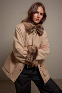 TRENDYOLMİLLA Beige Regular Pattern removable Fur Collar Coat