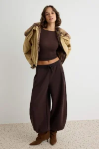 TRENDYOLMİLLA Beige Oversized Pattern Quilted Lined Fur Collared Coat - Image 2