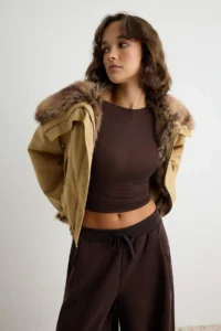 TRENDYOLMİLLA Beige Oversized Pattern Quilted Lined Fur Collared Coat - Image 3