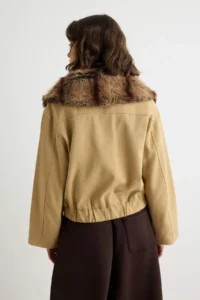 TRENDYOLMİLLA Beige Oversized Pattern Quilted Lined Fur Collared Coat - Image 5