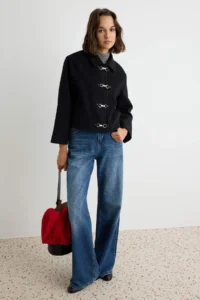 TRENDYOLMİLLA Black Regular Pattern Kapama Detailed Bowl Jacket Coat
