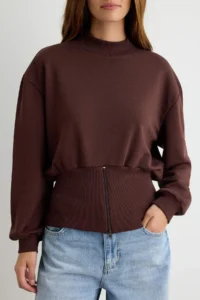 TRENDYOLMİLLA Brown Thick Fleece Inside Waist Fitting Zippered High Neck Oversized Knitting Sweatshirt - Image 3
