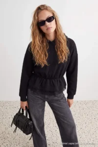 TRENDYOLMİLLA Black Thick peplum Lace Detailed Hooded Long Sleeve Knitting Sweatshirt - Image 2