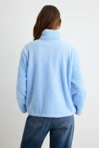 TRENDYOLMİLLA Baby BLUE Plush Oversized snaps Pocket Detail High Neck Knitting Sweatshirt - Image 4