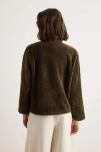 TRENDYOLMİLLA Khaki Plush Oversized snaps Pocket Detail High Neck Knitting Sweatshirt - Image 4