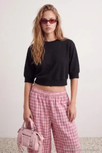 TRENDYOLMİLLA Black Thick Truvakar Balloon Sleeve Knitting Regular Pattern Crop Length Sweatshirt - Image 2