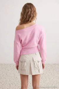 TRENDYOLMİLLA Light PINK Thick Without Raising Asymmetric Collar Waist Fitting Oversized Cut Knitting Sweatshirt - Image 3