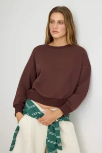 TRENDYOLMİLLA Brown Sewing Detailed Oversized/Wide Cut Crew Neck Knitting Thick Sweatshirt - Image 2