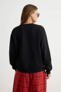 TRENDYOLMİLLA Black Lace Detailed Regular Pattern Crew Neck Knitting interlock Sweatshirt - Image 5