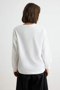 TRENDYOLMİLLA Ecru Tiger Printed Oversized/Wide Cut Thin Knitting Sweatshirt - Image 4