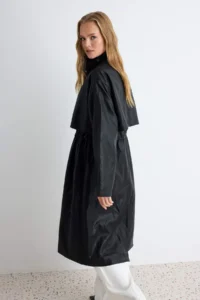 TRENDYOLMİLLA Black High Neck Elastic Waist Mono Closure Oversized LONG Trench Coat - Image 3