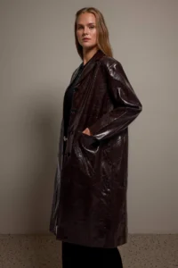 TRENDYOLMİLLA Brown Faux Leather Mono Closure Oversized LONG Trench Coat