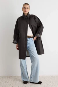 TRENDYOLMİLLA Dark Brown Coated Plaid Lined Oversized LONG Trench Coat - Image 4