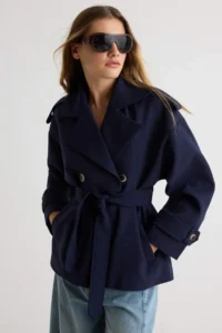 TRENDYOLMİLLA NAVY BLUE tied up Double breasted Kapama Regular Short Trench Coat - Image 3