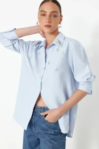 TRENDYOLMİLLA Light BLUE Front Stone Detailed Regular Normal Pattern Weaving Shirt - Image 2